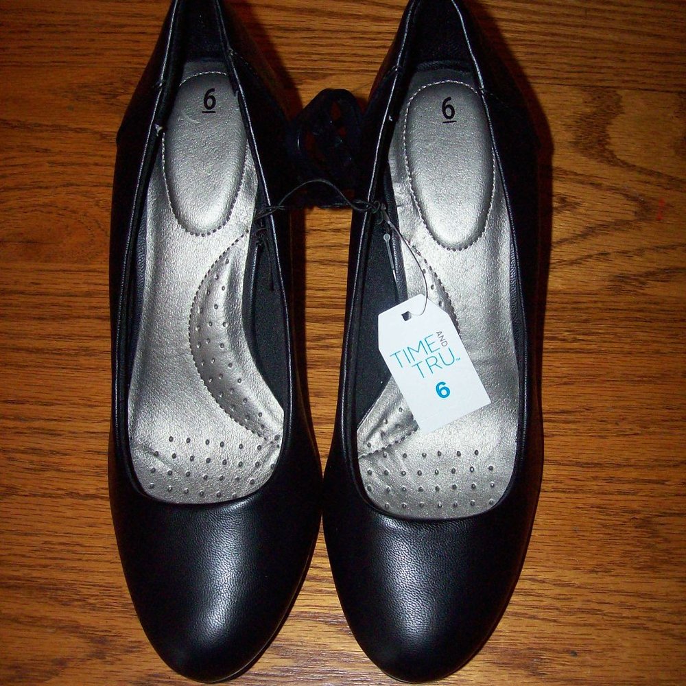 NWT Time&Tru Womens Black Pumps Heels Shoes Size 6